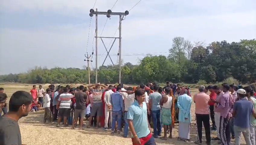 समस्तीपुर: बिजली मिस्त्री की संदिग्ध स्थिति में मौत, इलाके में फैली सनसनी, परिजनों ने हत्या का लगाया आरोप 3