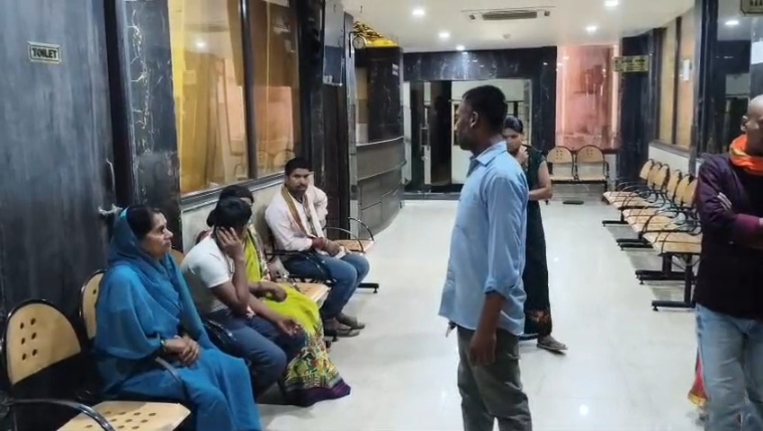 बेगूसराय में अपराधियों ने सोए अवस्था में युवक को गोली मारकर किया घायल, अस्पताल में चल रहा है ईलाज 2