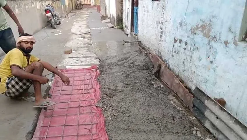 समस्तीपुर: सड़क व नाला निर्माण कार्य में जेई के धांधली का वीडियो वायरल, कब तक नगर निगम के पदाधिकारी करेगे कार्यवाही 3