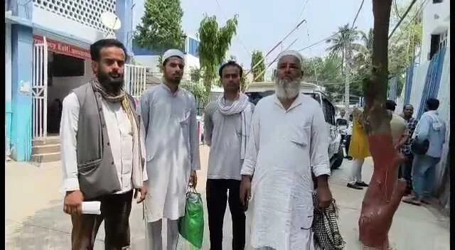 बेगूसराय में जमीनी विवाद में एक कलयुगी भतीजे ने अपने ही चाचा एवं चचेरे भाई सहित तीन लोगो को पिटाई कर किया घायल 2