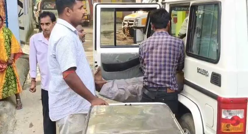 बेगूसराय में तेज रफ्तार अज्ञात वाहन ने एक व्यक्ति को कुचला,व्यक्ति की घटनास्थल पर ही दर्दनाक मौत 2