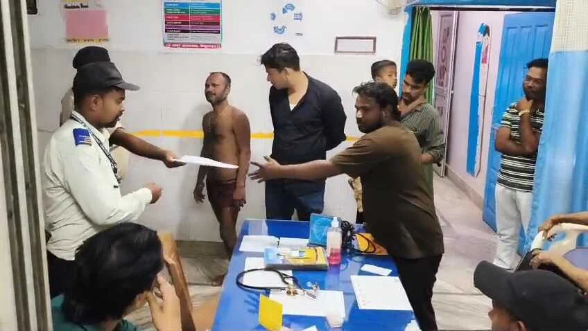 बेगूसराय में एक शराबी ने नशे की हालत में सदर अस्पताल में किया जमकर हंगामा  2