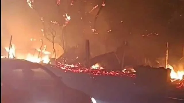 बेगूसराय में भीषण अग्निकांड में दस से अधिक दुकान और घर जलकर पूरी तरह से राख, आग लगने 15 से 20 लाख का नुकसान 5