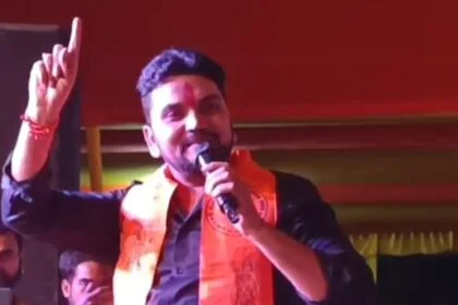 नालंदा:भोजपुरी गायक गुंजन सिंह ने खुले मंच से पाकिस्तान को दी कड़ी चेतावनी - कहा हम 28 का बदला 280 से लेंगे 21