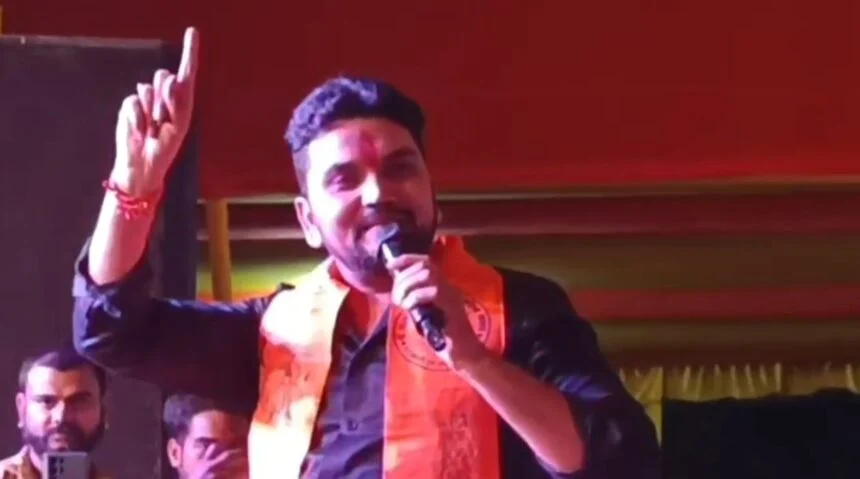 नालंदा:भोजपुरी गायक गुंजन सिंह ने खुले मंच से पाकिस्तान को दी कड़ी चेतावनी - कहा हम 28 का बदला 280 से लेंगे 1