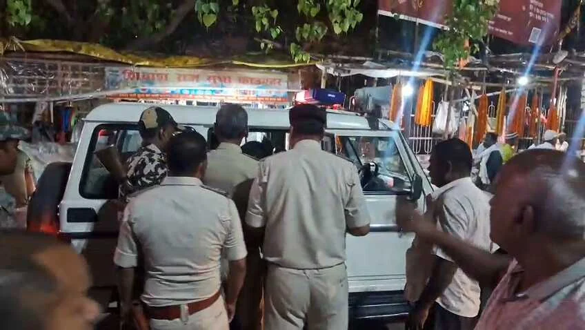 समस्तीपुर: हंगामे के बाद पार्षद पुत्र को पुलिस ने पकड़ा, पुलिस पर लगाया मारपीट का गंभीर आरोप 3