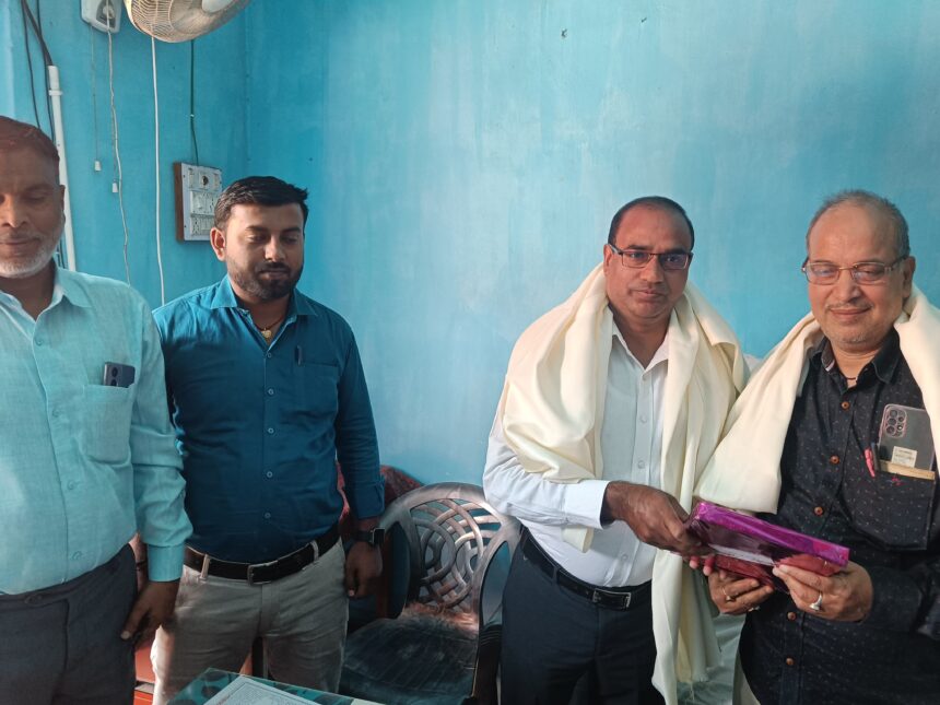 भगवानपुर प्रखंड सहकारिता पदाधिकारी ने अतिरिक्त प्रभार के रूप में प्रखंड शिक्षा पदाधिकारी के पद पर दिया योगदान 1