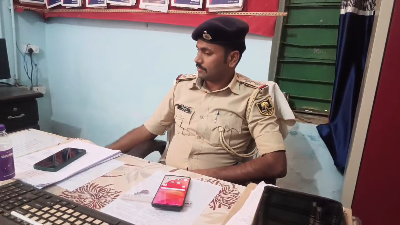 नालंदा: पति के साथ घर लौटे महिला के साथ बदमाशों ने किया लूटपाट,लूटपाट के विरोध करने पर पति के सामने महिला के साथ हुआ गैंग रेप 4