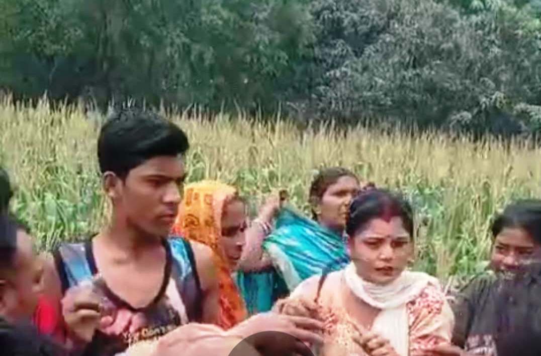 बेगूसराय में भूमि विवाद को लेकर दो पक्षों के बीच जमकर हुई मारपीट, दो महिला समेत तीन जख्मी 2
