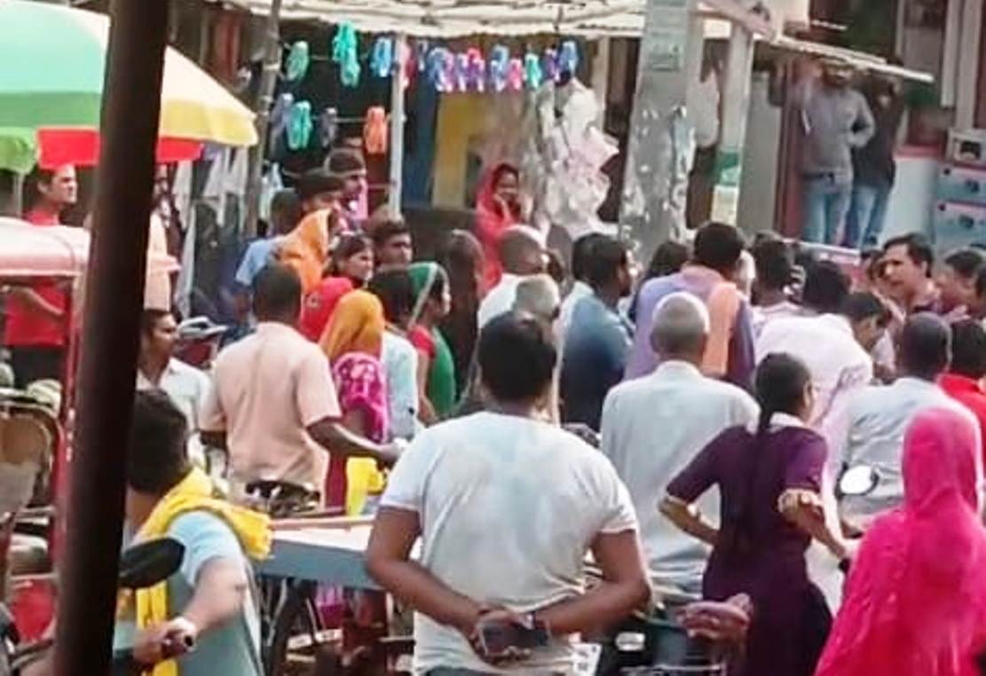 बेगूसराय में दबंगों ने घर में घुसकर पिता ओर पुत्र को लाठी डंडे से बेहरमी से किया पिटाई 3