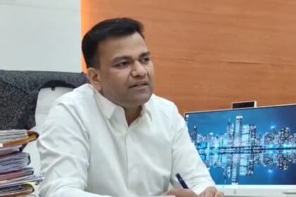 बेगूसराय शहर में अनाधिकृत रूप से निजी टेलीकॉम कंपनियों द्वारा लगाये गये वाई-फाई के तारों को हटाने का दिया निर्देश – तुषार सिंगला, जिला पदाधिकारी 14
