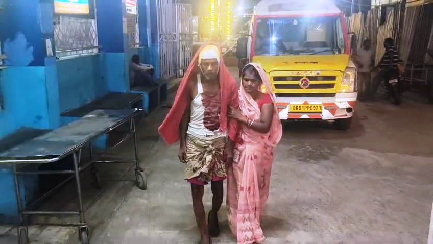 बेगूसराय में मामूली विवाद में पंच प्रतिनिधि सहित उसके पिता की बेरहमी से पिटाई, सदर अस्पताल में भर्ती 3