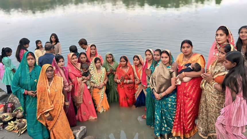 उदयाचल गामी सूर्य को अर्ध्य देने के साथ ही चैती छठ का हुआ समापन 1