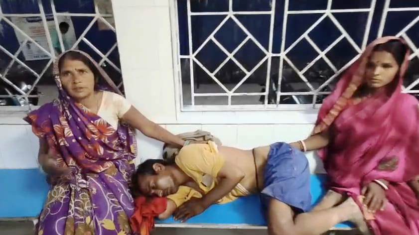 बेगूसराय में केस नहीं उठाने पर बेखौफ बदमाशों ने एक पीड़ित को बेरहमी से पिटाई कर किया घायल 1