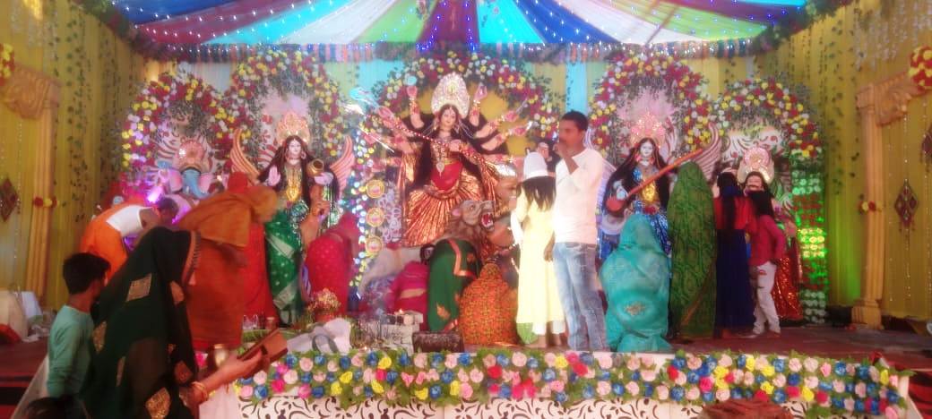 असुरारी में पट खुलते ही मां के दर्शन को उमड़ पड़ी आस्था की जनसैलाब 4
