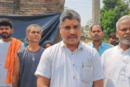 समस्तीपुर: चर्चित युवा समाजसेवी भाई राजू सहनी ने टीम के द्वारा किये गए मदद के परिजनों से मिलकर जाना हाल चाल 18