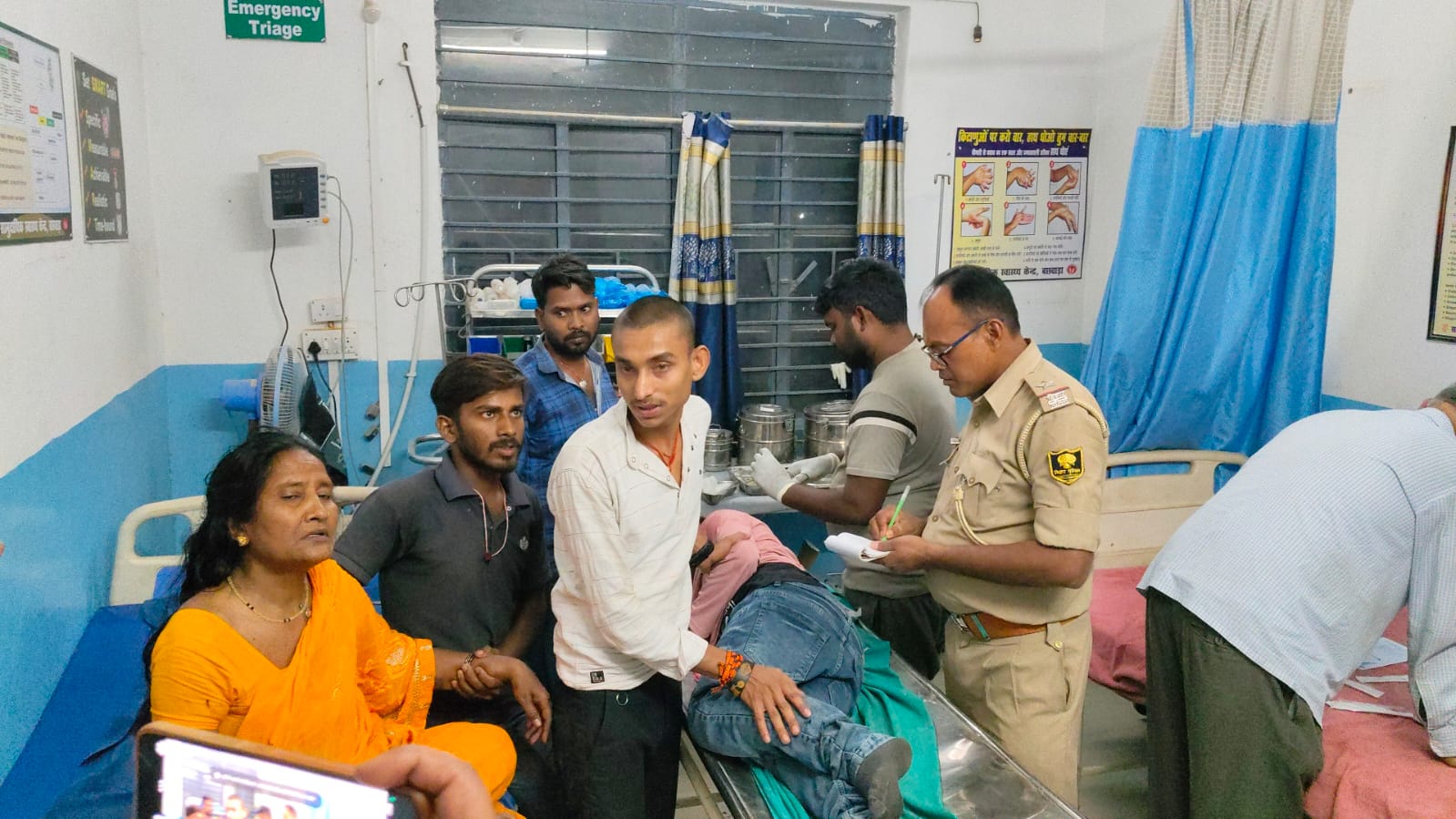 बछवाड़ा में टोटो और बाइक की जबरदस्त टक्कर, चार लोग जख्मी, अस्पताल में भर्ती 2