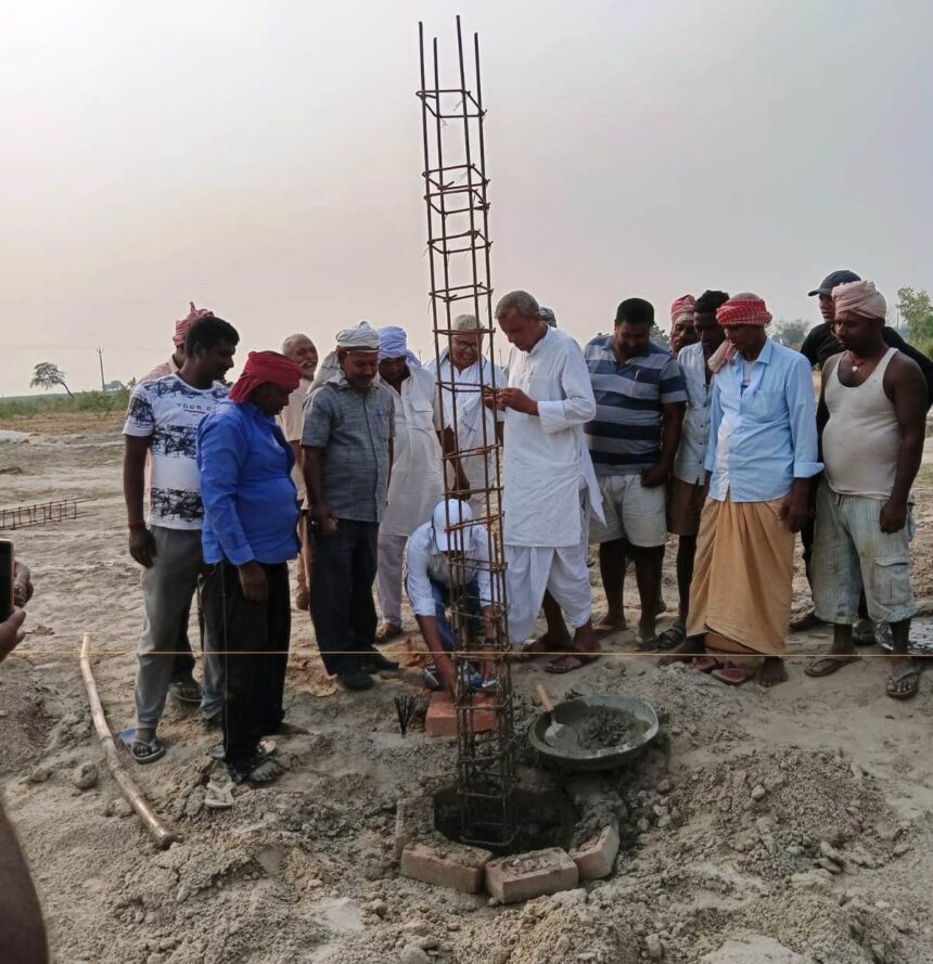 साढ़े चौदह लाख की लागत से होगा खेल मैदान के चारदीवारी का निर्माण - रामरतन सिंह 1