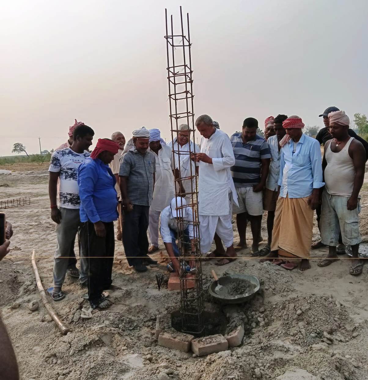 साढ़े चौदह लाख की लागत से होगा खेल मैदान के चारदीवारी का निर्माण - रामरतन सिंह 3