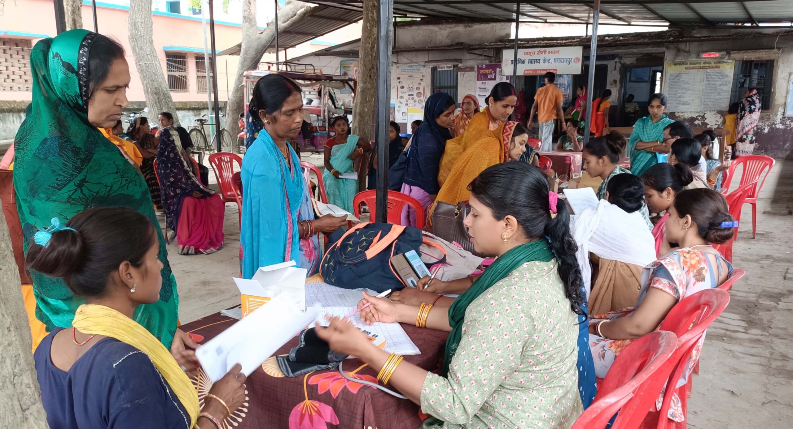 प्राथमिक स्वास्थ्य केन्द्र भगवानपुर में 55 गर्भवती महिलाओं का किया गया स्वास्थ्य परीक्षण   2