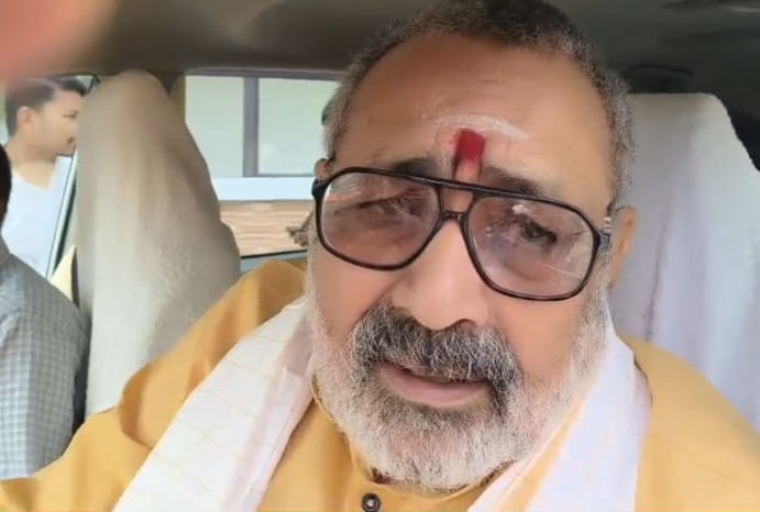 तेजस्वी यादव नहीं चाहते हैं,गरीब मुसलमानो व् महिलाओं को हक मिले इसलिए वक्फ बोर्ड के खिलाफ अनाप-शनाप बोल रहे हैं – गिरिराज सिंह 1
