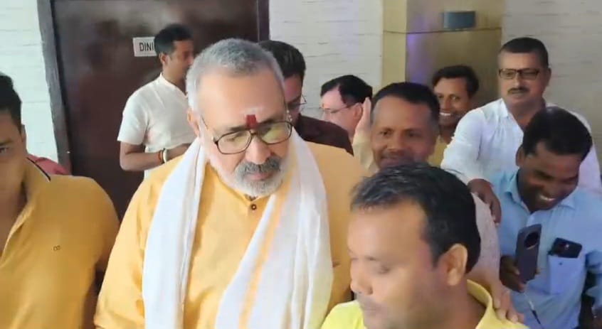 तेजस्वी यादव नहीं चाहते हैं,गरीब मुसलमानो व् महिलाओं को हक मिले इसलिए वक्फ बोर्ड के खिलाफ अनाप-शनाप बोल रहे हैं – गिरिराज सिंह 2
