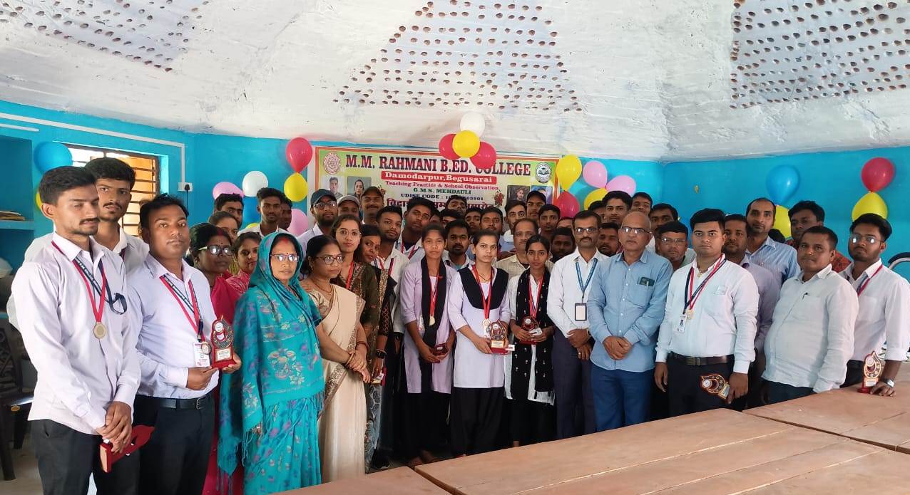 बीएड व डीएलएड के प्रशिक्षुओं को अवलोकन कक्षा समाप्ति के उपरांत दी गई विदाई 3