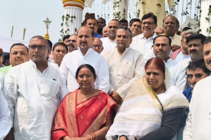 समस्तीपुर: राजद कार्यकर्ताओं ने राजद नेता सह पुर्व मुखिया शहीद अखिलेश राय की पुण्यतिथि पर दी श्रद्धांजलि 19