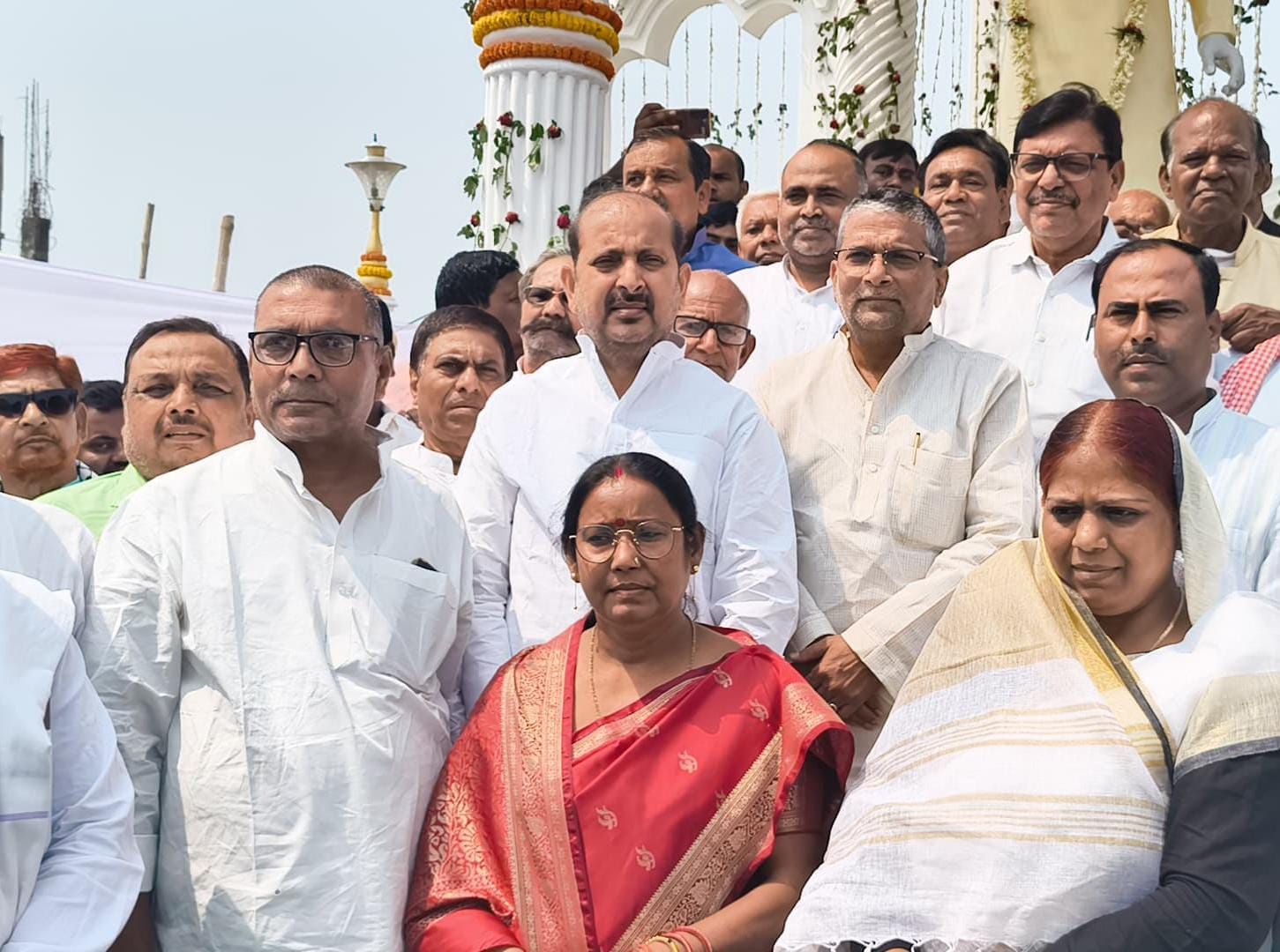 समस्तीपुर: राजद कार्यकर्ताओं ने राजद नेता सह पुर्व मुखिया शहीद अखिलेश राय की पुण्यतिथि पर दी श्रद्धांजलि 2