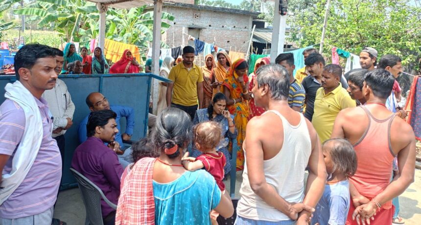 भीम समग्र सेवा अभियान को लेकर अधिकारी कर रहे दलित मुहल्लों में बैठक 1