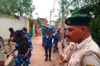 वीरपुर पुलिस ने ससुरी गांव में किया 300 लीटर अर्धनिर्मित शराब विनष्ट 4