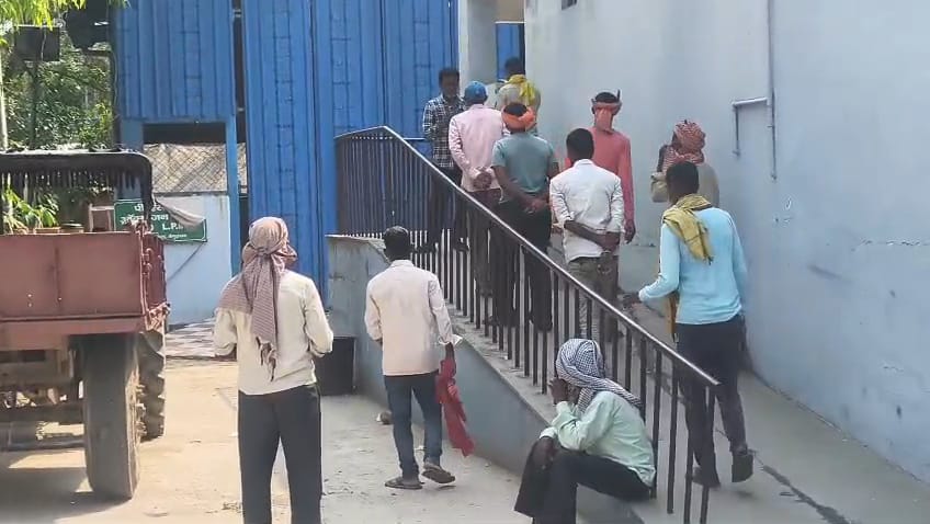 बेगूसराय में पिकअप वाहन के चपेट में आने से किसान की दर्दनाक मौत, परिजनों में मचा कोहराम 1