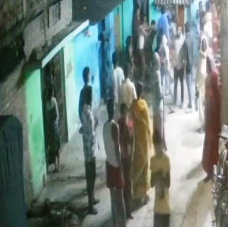 बेगूसराय में जमीनी विवाद को लेकर दो पक्षों के बीच लाठी डांटे से जमकर मारपीट, दोनों पक्ष के आधा दर्जन लोग जख्मी 3