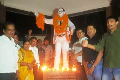 बाबा साहब डॉ भीमराव अम्बेडकर की जयंती पर 134 दीप जलाकर बाबा के सपनों को पूरा करने का दिया गया संदेश - मुख्य पार्षद 22