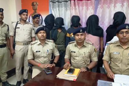 नालंदा: चेरो थाना क्षेत्र में हथियार के बल पर एशियन पेंट से लदे पिकअप वैन की लूट, पुलिस ने पांच अपराधियों को किया गिरफ्तार 29