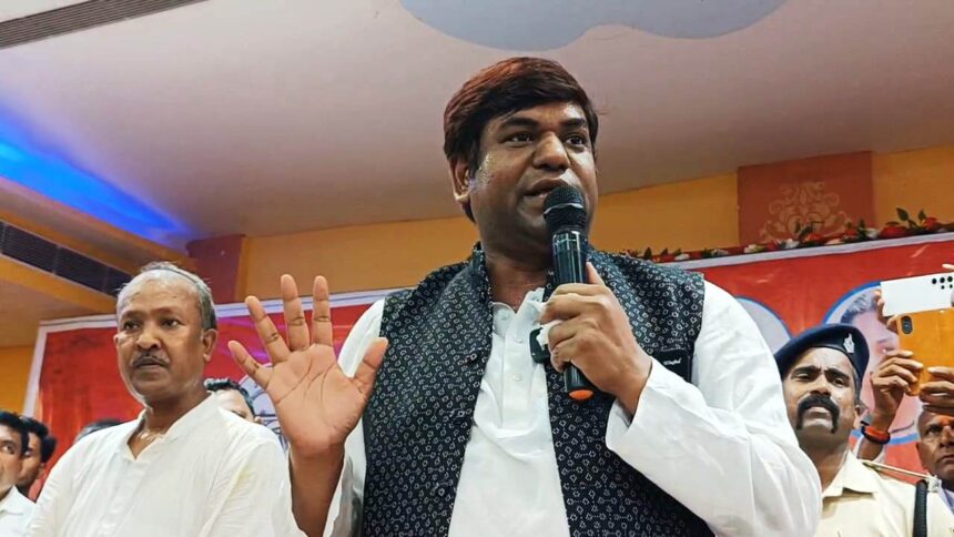 नालंदा: सरकार बनाओ,अधिकार पाओ अभियान के तहत चंडी पहुंचे वीआईपी सुप्रीमो मुकेश साहनी 1