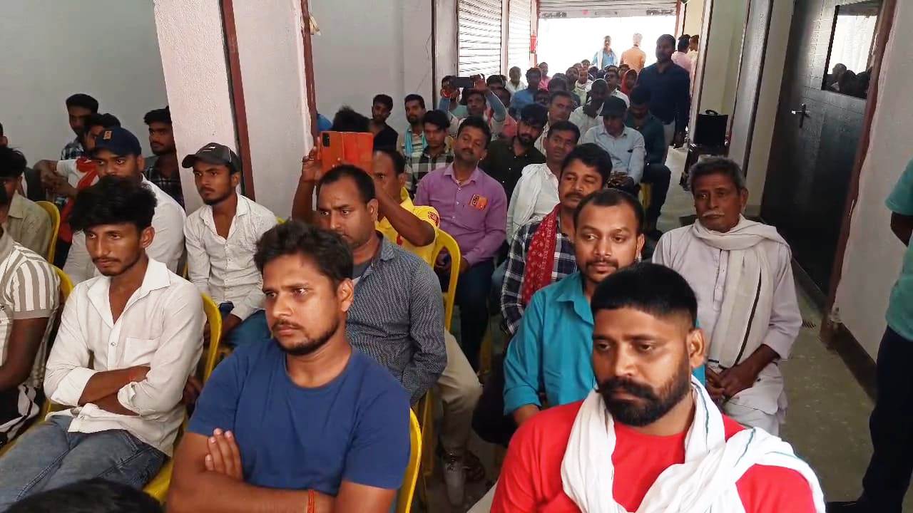 नालंदा: थरथरी प्रखंड के निजी सभागार में युवा जेडीयू की हुई अहम बैठक 3