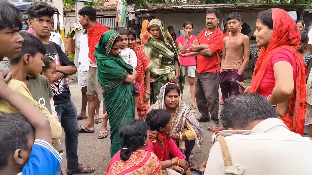 बेगूसराय में दबंगों ने जमीनी विवाद में एक मासूम बच्चे को सिर पर कांटी से हमला कर किया हत्या, इलाके में फैली सनसनी 6