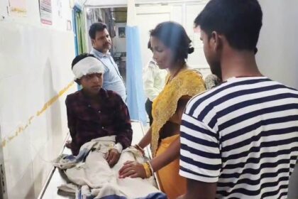 बेगूसराय में शादी में शरीक होकर लौटने के दौरान बाईक सड़क पर गिरे पेड़ से टकराई, पिता की मौत, पुत्र बुरी तरह जख्मी 17