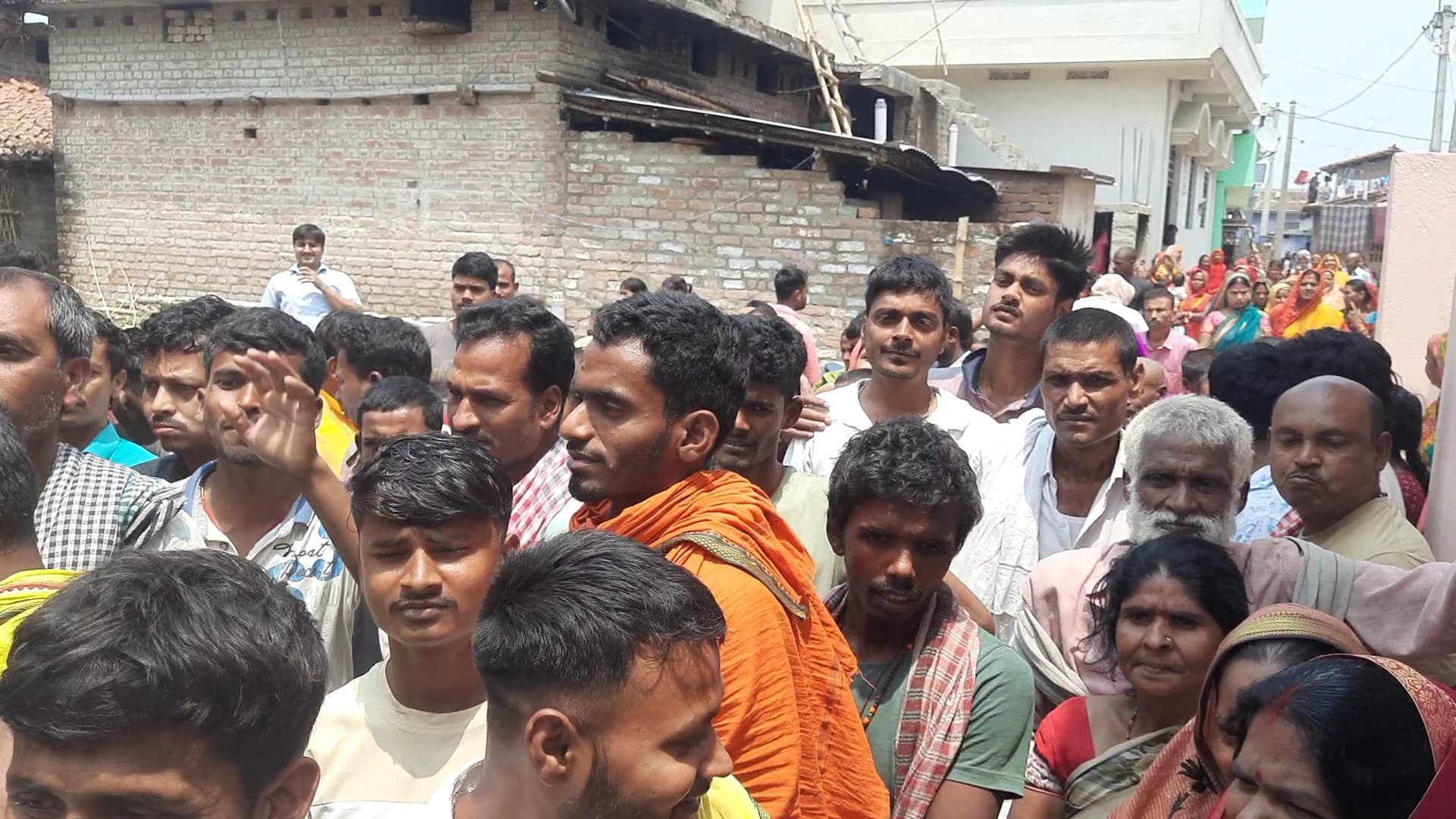 शादी के दो दिन बाद आशिक भाई बनकर पहुंचा प्रेमिका के ससुराल, आशिक का राज खुलते ही शुरू हुआ हाई वोल्टेज ड्रामा 2