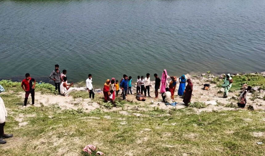 गंण्डक नदी में डुबने से एक अधेड़ व्यक्ति की मौत, परीजनों में मचा कोहराम 1