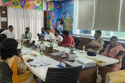 पैप्सी प्लांट की प्रारंभिक जांच व निरीक्षण जिला प्रशासन की टीम ने किया 12