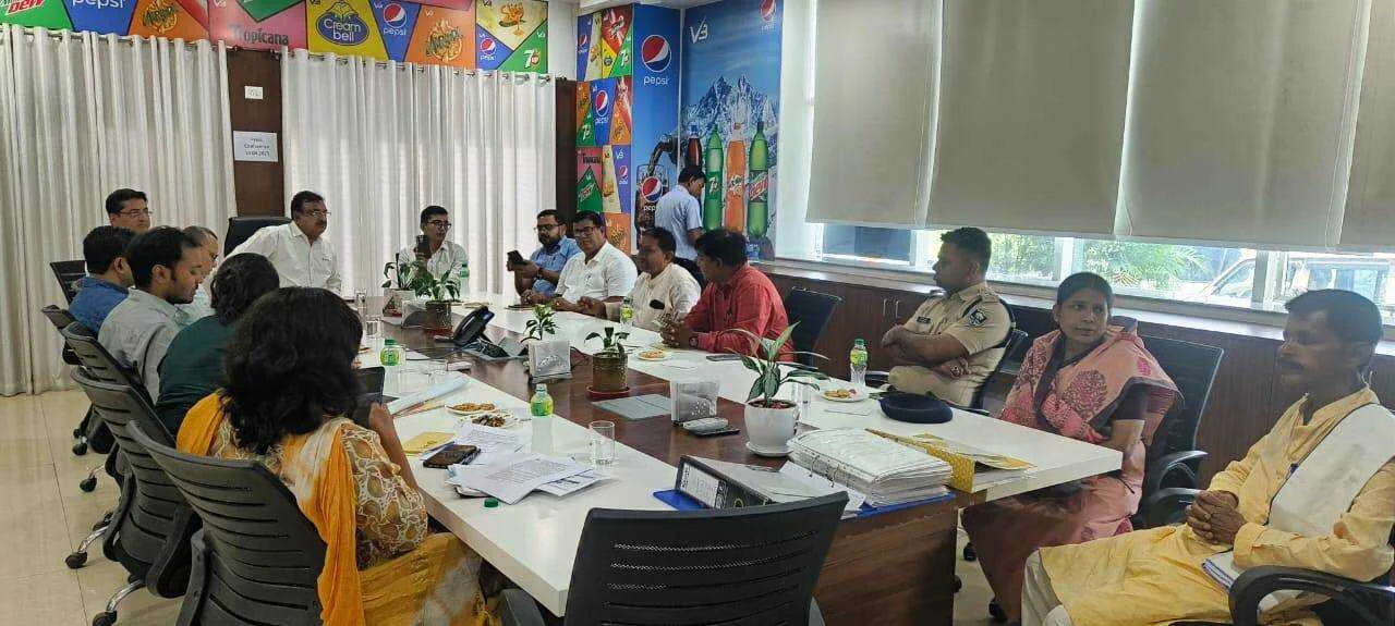 पैप्सी प्लांट की प्रारंभिक जांच व निरीक्षण जिला प्रशासन की टीम ने किया 4