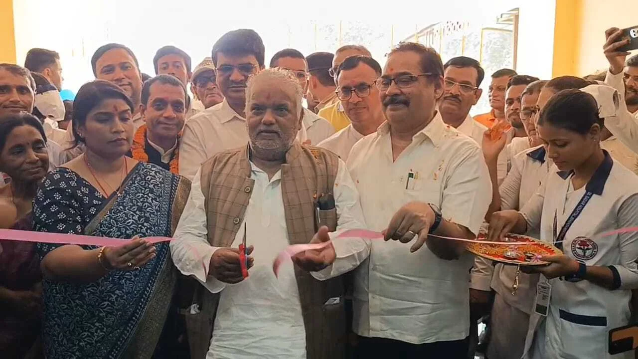 नालंदा: बिहार सरकार के ग्रामीण विकास मंत्री श्रवण कुमार ने मॉडल अस्पताल का किया उद्घाटन 2