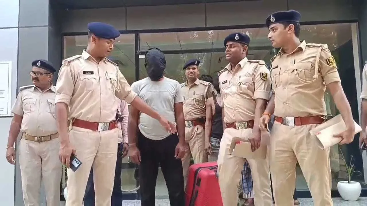 बिहार थाना पुलिस ने निमगंज इलाके में हुए चोरी का किया खुलासा, चार शातिर चोर गिरफ्तार 3
