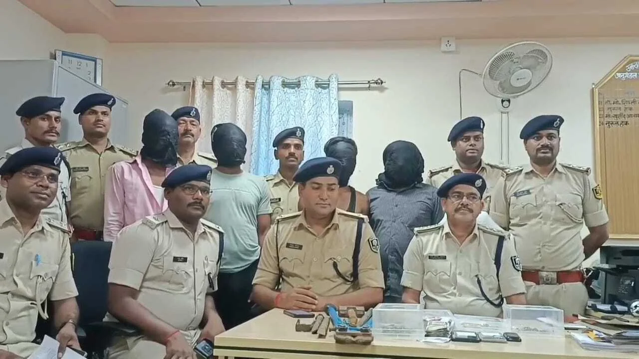 बिहार थाना पुलिस ने निमगंज इलाके में हुए चोरी का किया खुलासा, चार शातिर चोर गिरफ्तार 5