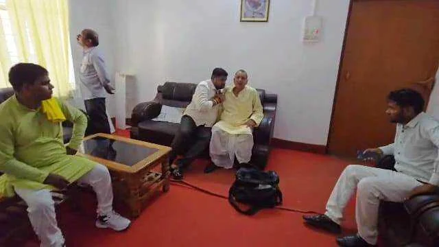 विकास राशि वितरण को लेकर कार्यालय कक्ष में दो जिला परिषद सदस्य का हुआ भिड़ंत, पीड़ित ने डीएम, एसपी व डीडीसी  से की शिकायत 4