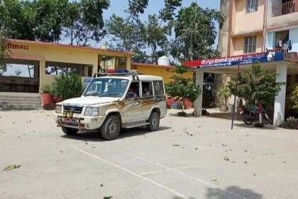 साइबर ठग युवक को पकड़कर किया पुलिस के हवाले, पुलिस मामला दर्ज कर भेजा जेल 19