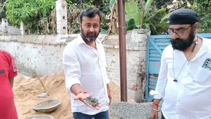 समस्तीपुर: सड़क व नाला निर्माण कार्य में जेई के धांधली का वीडियो वायरल, कब तक नगर निगम के पदाधिकारी करेगे कार्यवाही 7