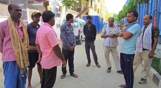 बेगूसराय में चलती ट्रेन से गिरकर एक युवक की दर्दनाक मौत, परिजनों में मचा कोहराम 8